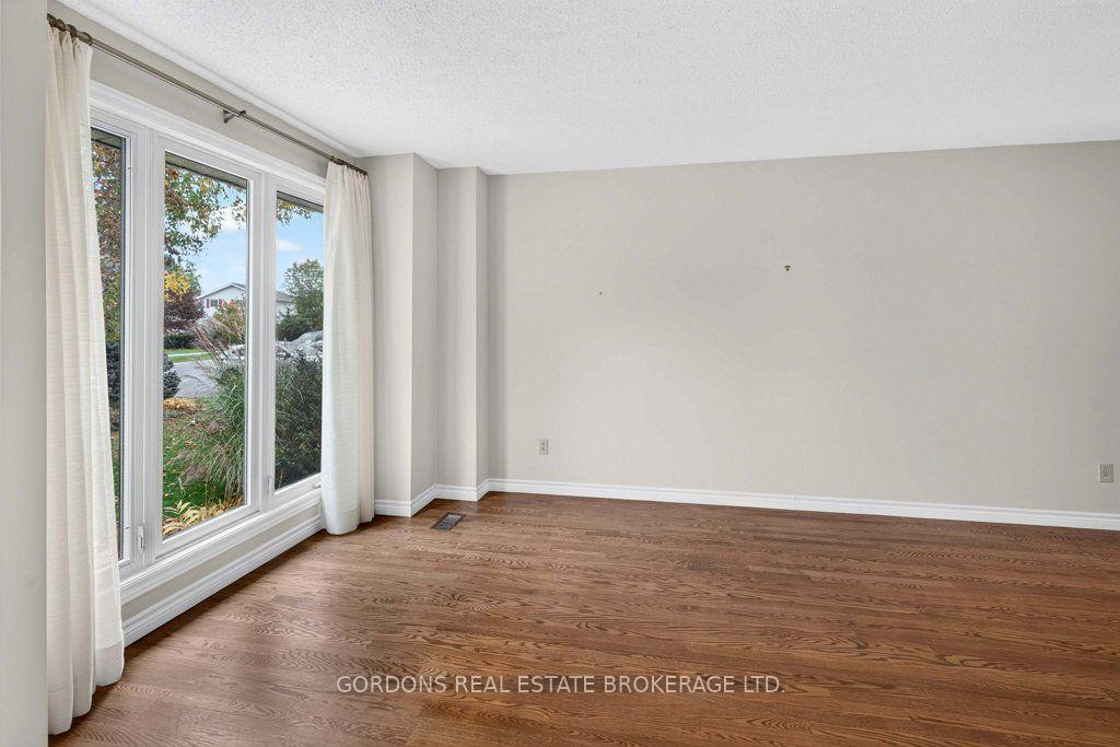 Photo 21 of 12 Casterton Avenue, Kingston, Central City West — HOMEH