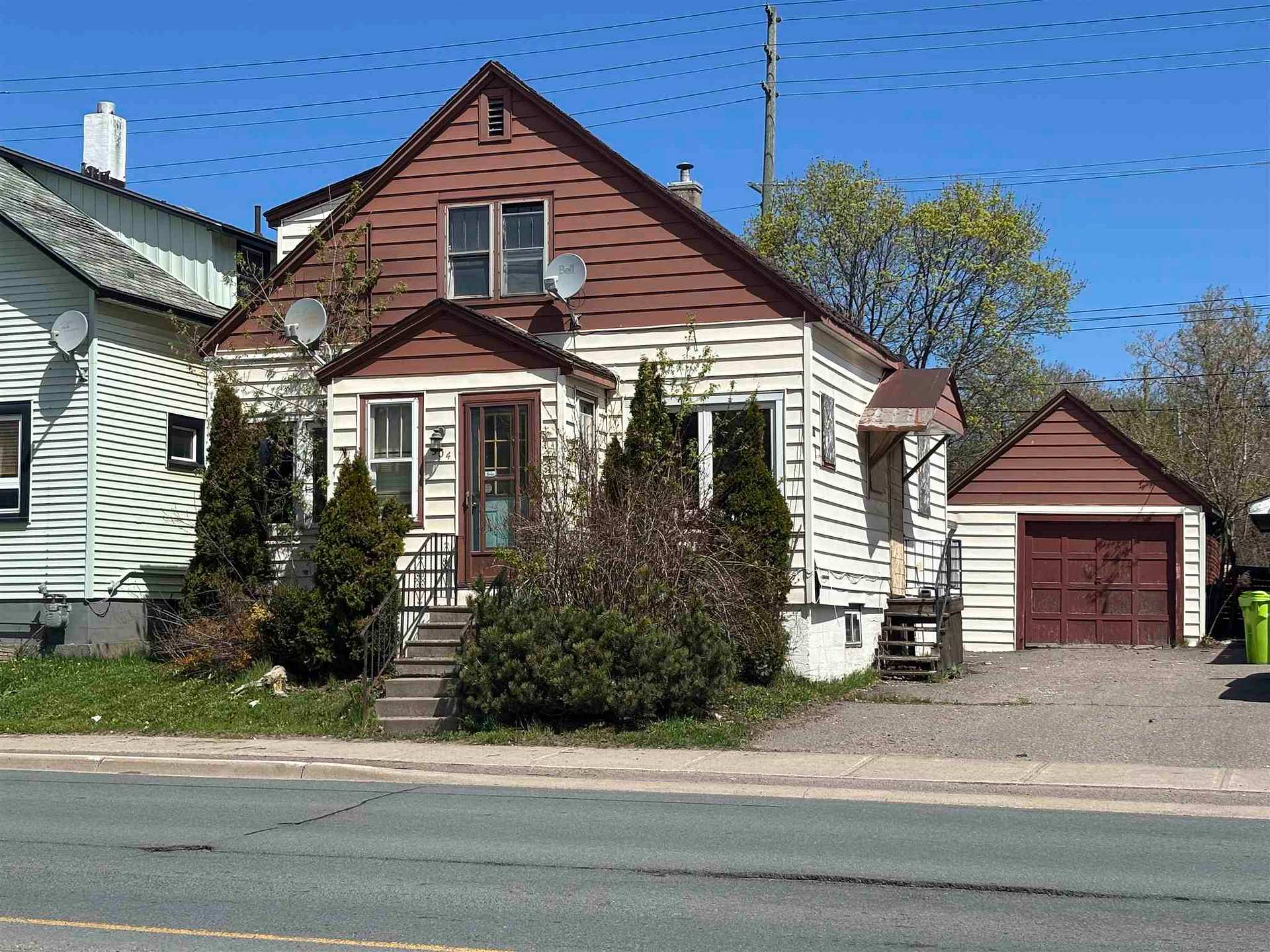 Photo of 904 Wellington Street