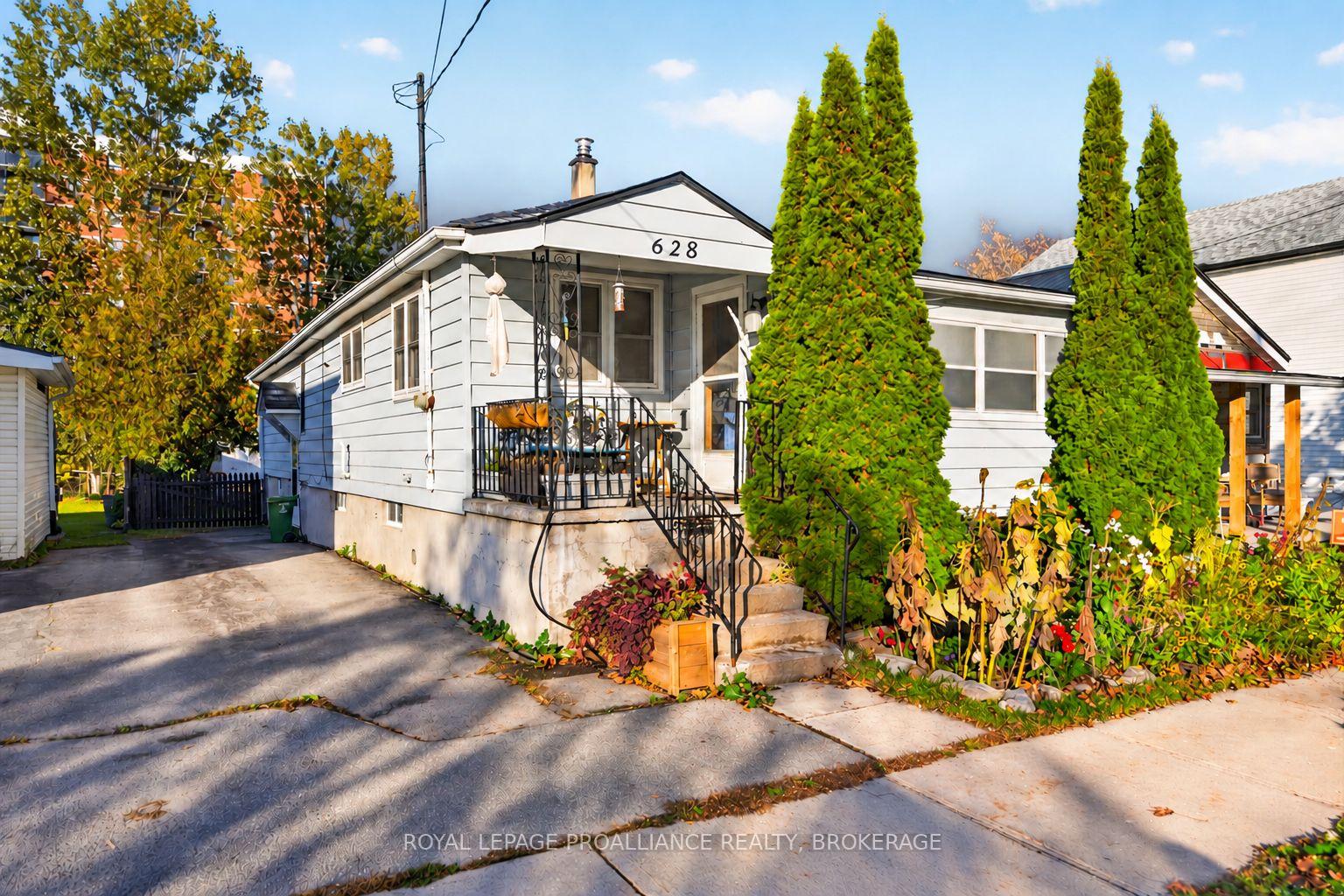 Photo 1 of 628 MacDonnell Street, Kingston, East of Sir John A. Blvd — HOMEH