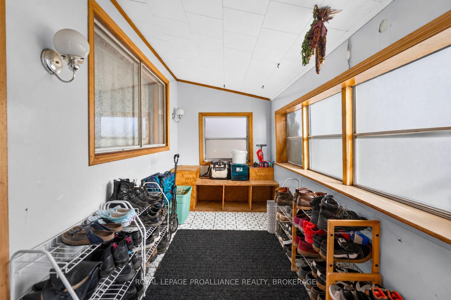 Photo 5 of 628 MacDonnell Street, Kingston, East of Sir John A. Blvd — HOMEH