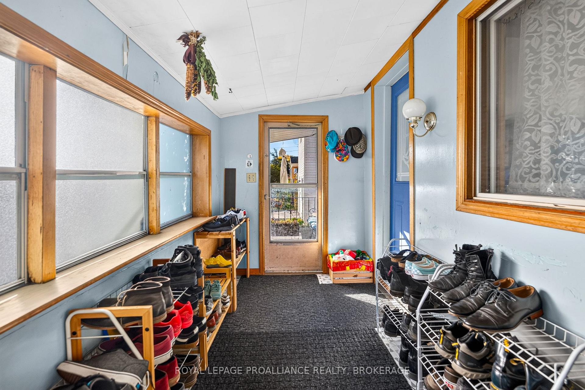 Photo 6 of 628 MacDonnell Street, Kingston, East of Sir John A. Blvd — HOMEH