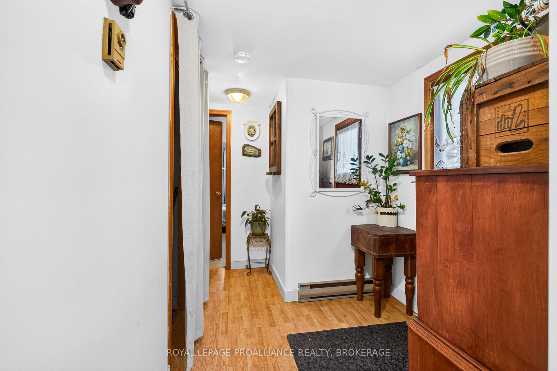 Photo 18 of 628 MacDonnell Street, Kingston, East of Sir John A. Blvd — HOMEH
