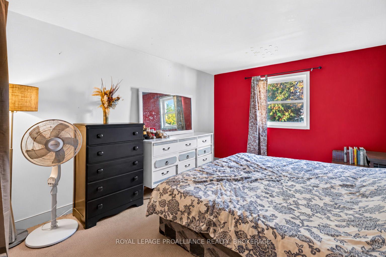 Photo 23 of 628 MacDonnell Street, Kingston, East of Sir John A. Blvd — HOMEH