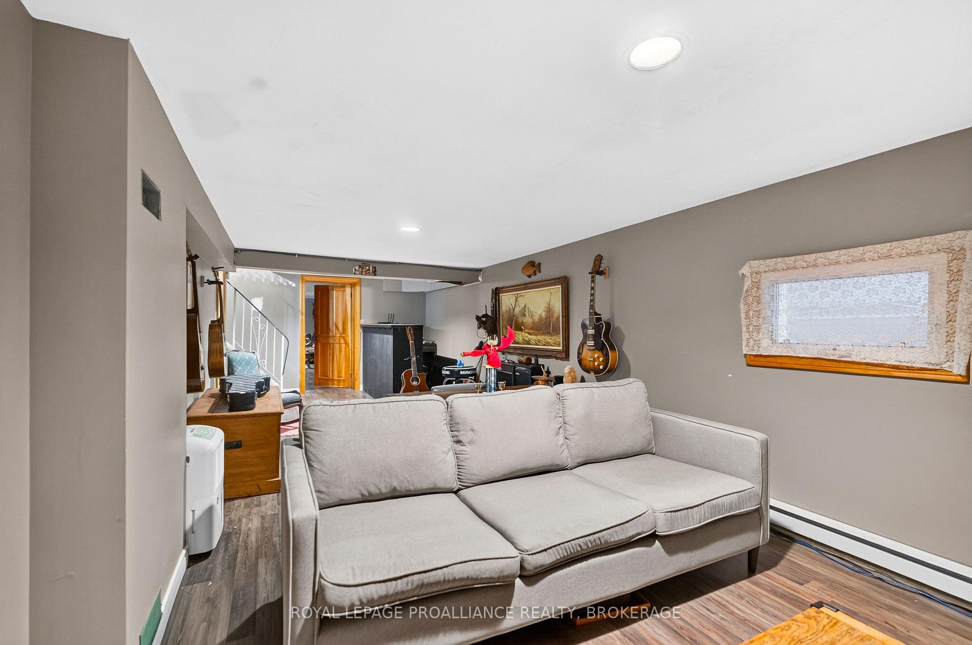 Photo 30 of 628 MacDonnell Street, Kingston, East of Sir John A. Blvd — HOMEH