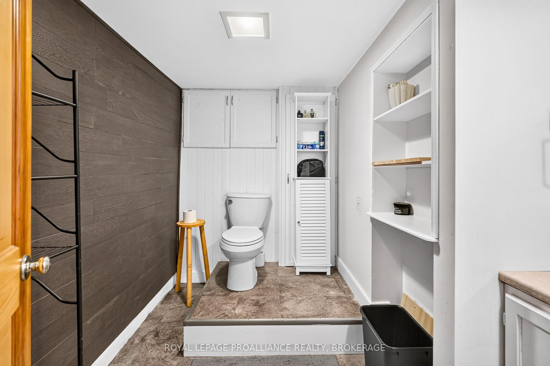 Photo 32 of 628 MacDonnell Street, Kingston, East of Sir John A. Blvd — HOMEH