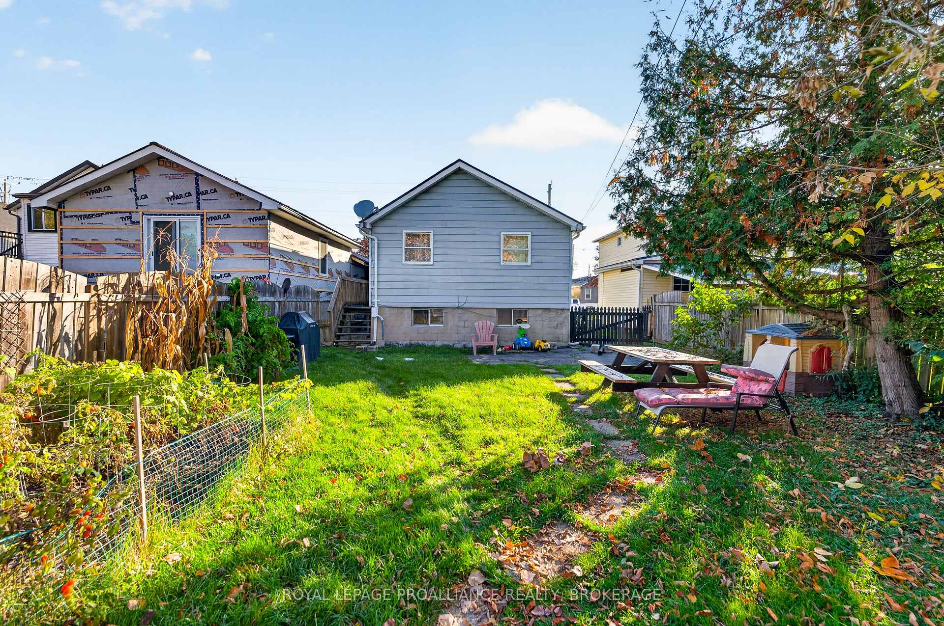 Photo 40 of 628 MacDonnell Street, Kingston, East of Sir John A. Blvd — HOMEH