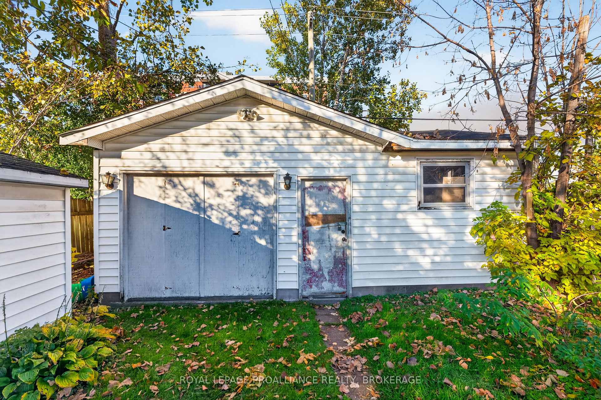 Photo 42 of 628 MacDonnell Street, Kingston, East of Sir John A. Blvd — HOMEH