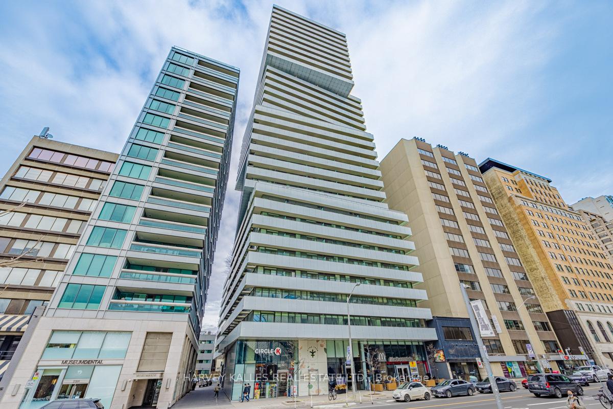 Photo of Unit 1001, 200 Bloor Street W