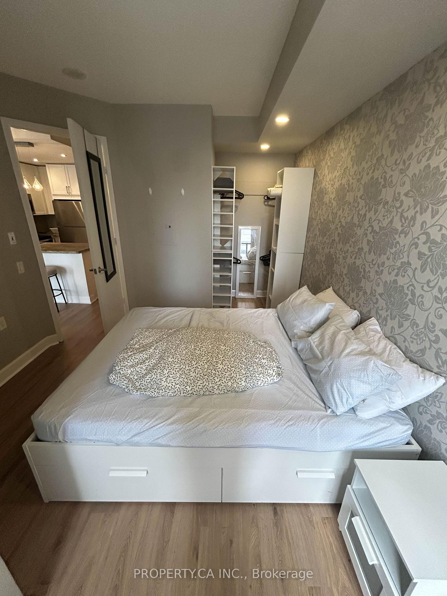 Photo 5 of Unit 1503, 85 Bloor Street E, Toronto, Church-Yonge Corridor — HOMEH