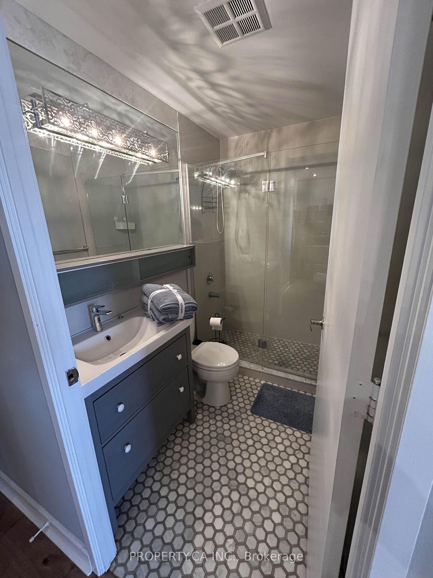 Photo 7 of Unit 1503, 85 Bloor Street E, Toronto, Church-Yonge Corridor — HOMEH