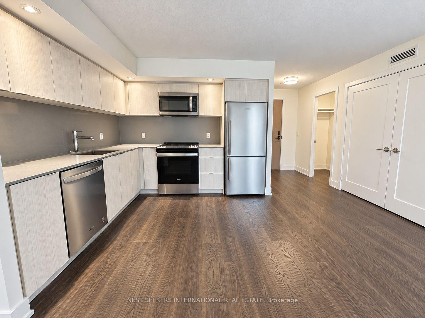 Photo 2 of Unit 207, 10 Eva Road, Etobicoke, Etobicoke West Mall — HOMEH