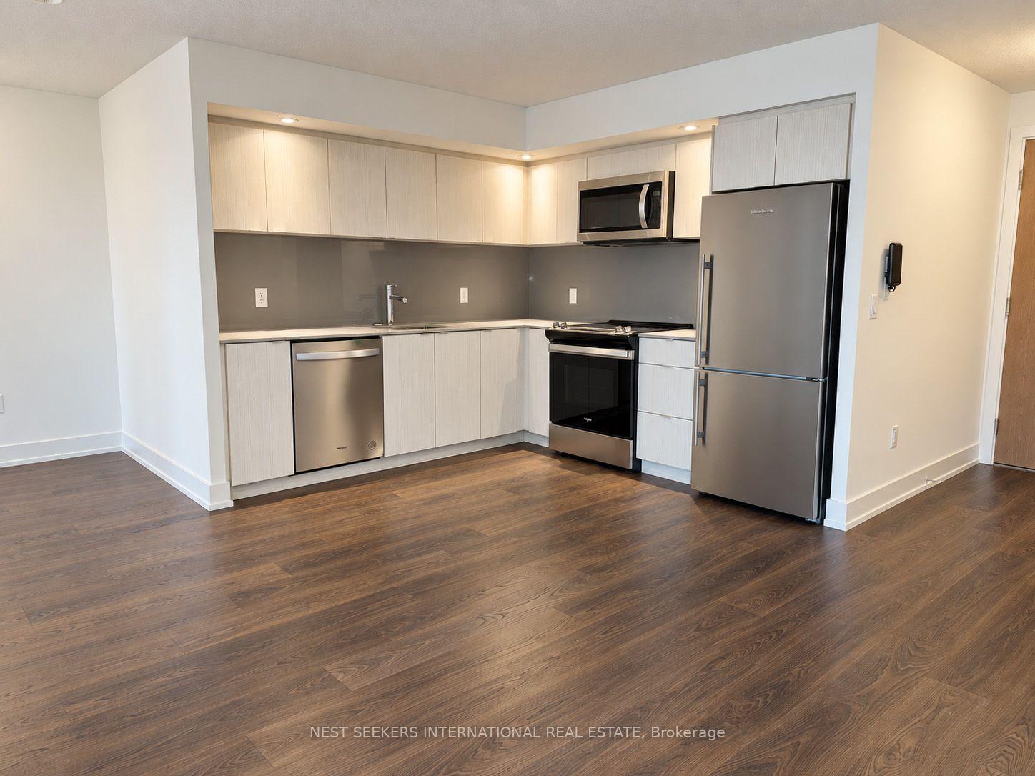 Photo 3 of Unit 207, 10 Eva Road, Etobicoke, Etobicoke West Mall — HOMEH