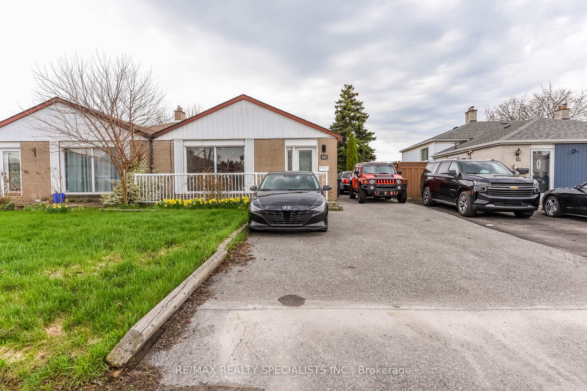 Photo 1 of Unit Upper Portion, 137 Avondale Boulevard, Brampton, Avondale — HOMEH