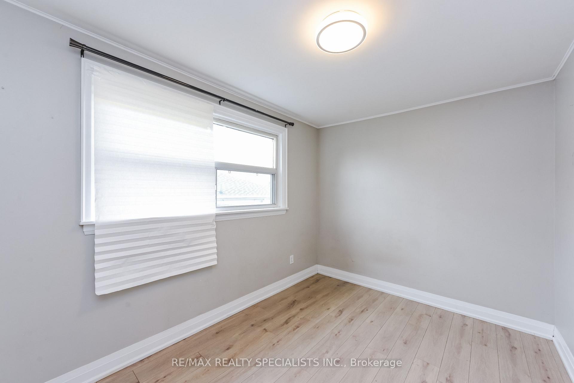 Photo 23 of Unit Upper Portion, 137 Avondale Boulevard, Brampton, Avondale — HOMEH