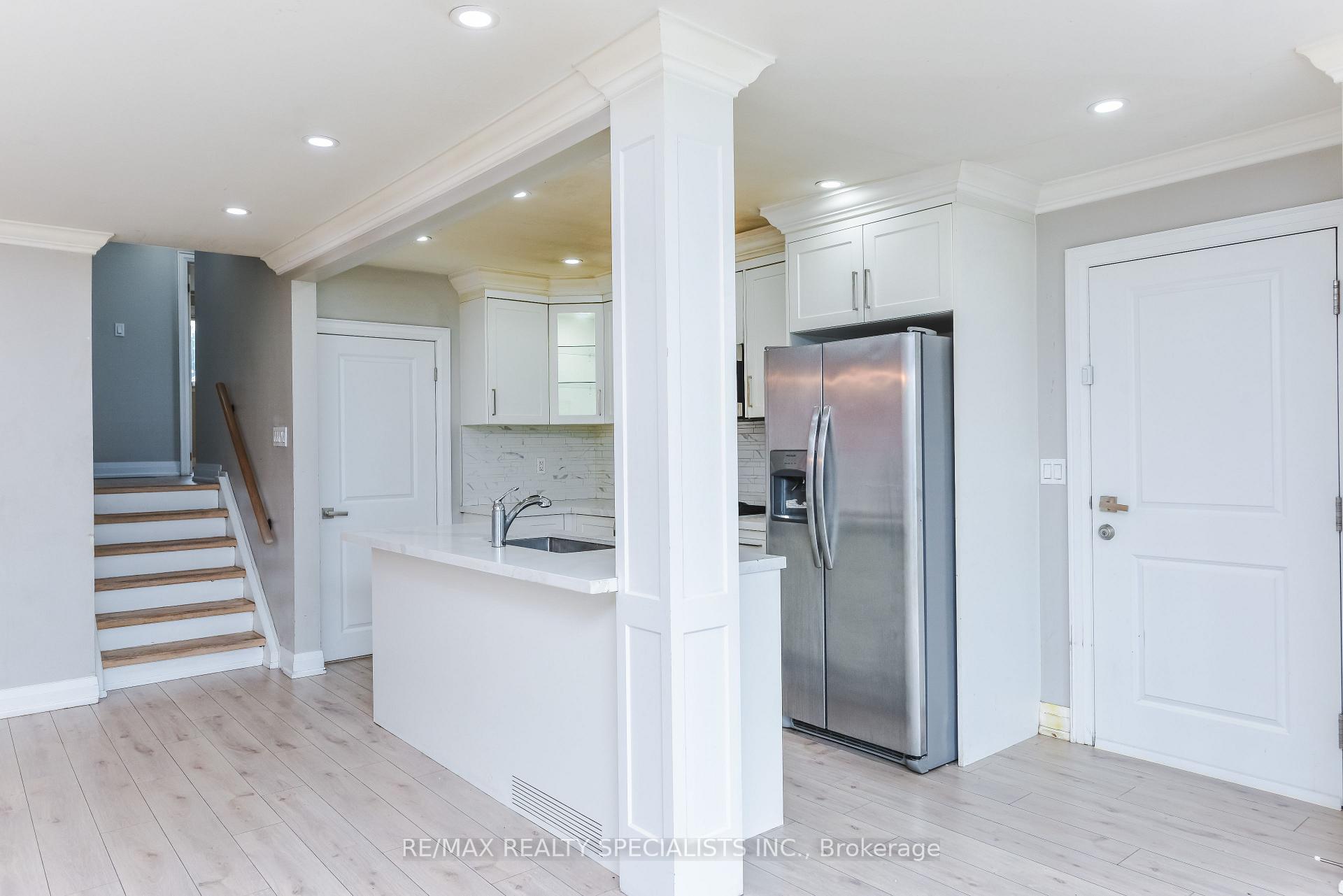 Photo 37 of Unit Upper Portion, 137 Avondale Boulevard, Brampton, Avondale — HOMEH
