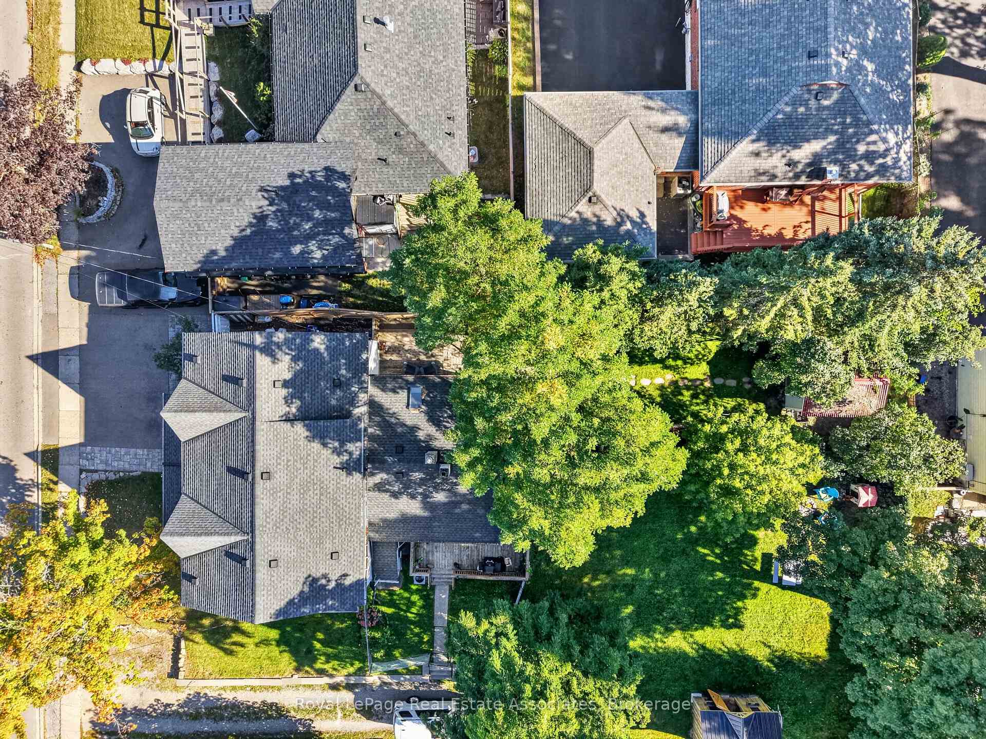 Photo 7 of 15 Charles Street, Halton Hills, Georgetown — HOMEH