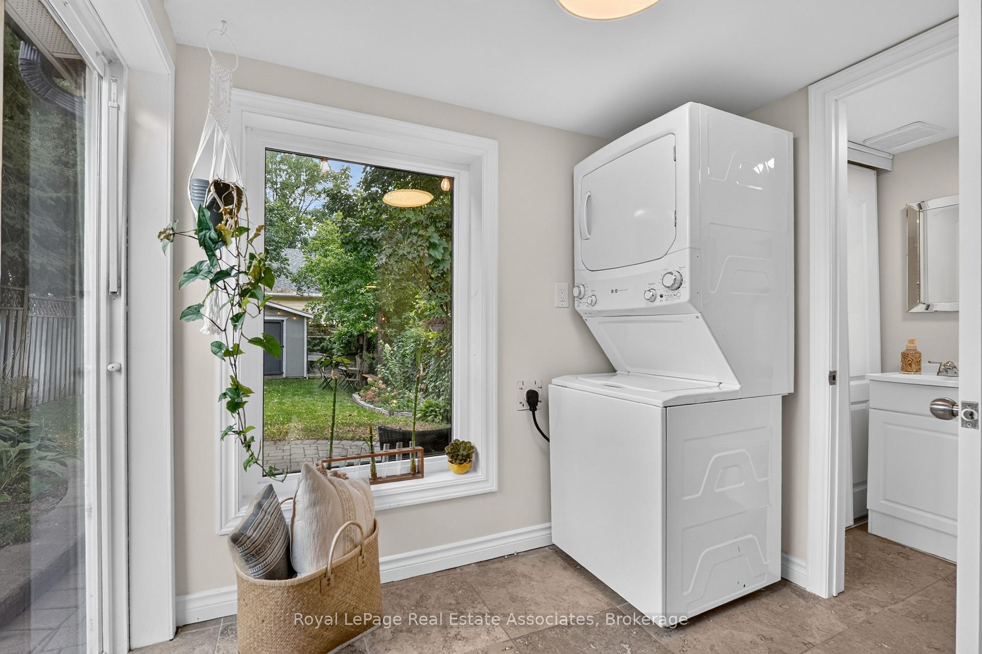 Photo 26 of 15 Charles Street, Halton Hills, Georgetown — HOMEH