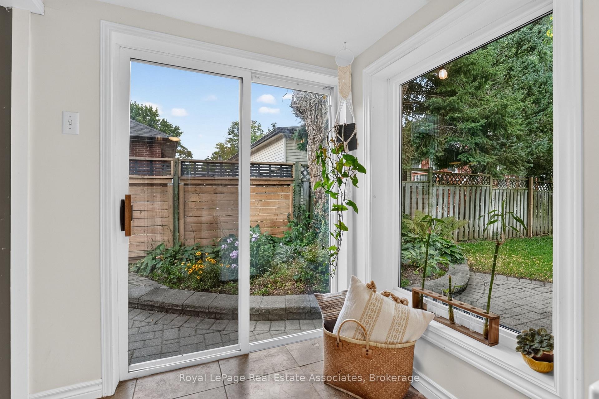 Photo 28 of 15 Charles Street, Halton Hills, Georgetown — HOMEH