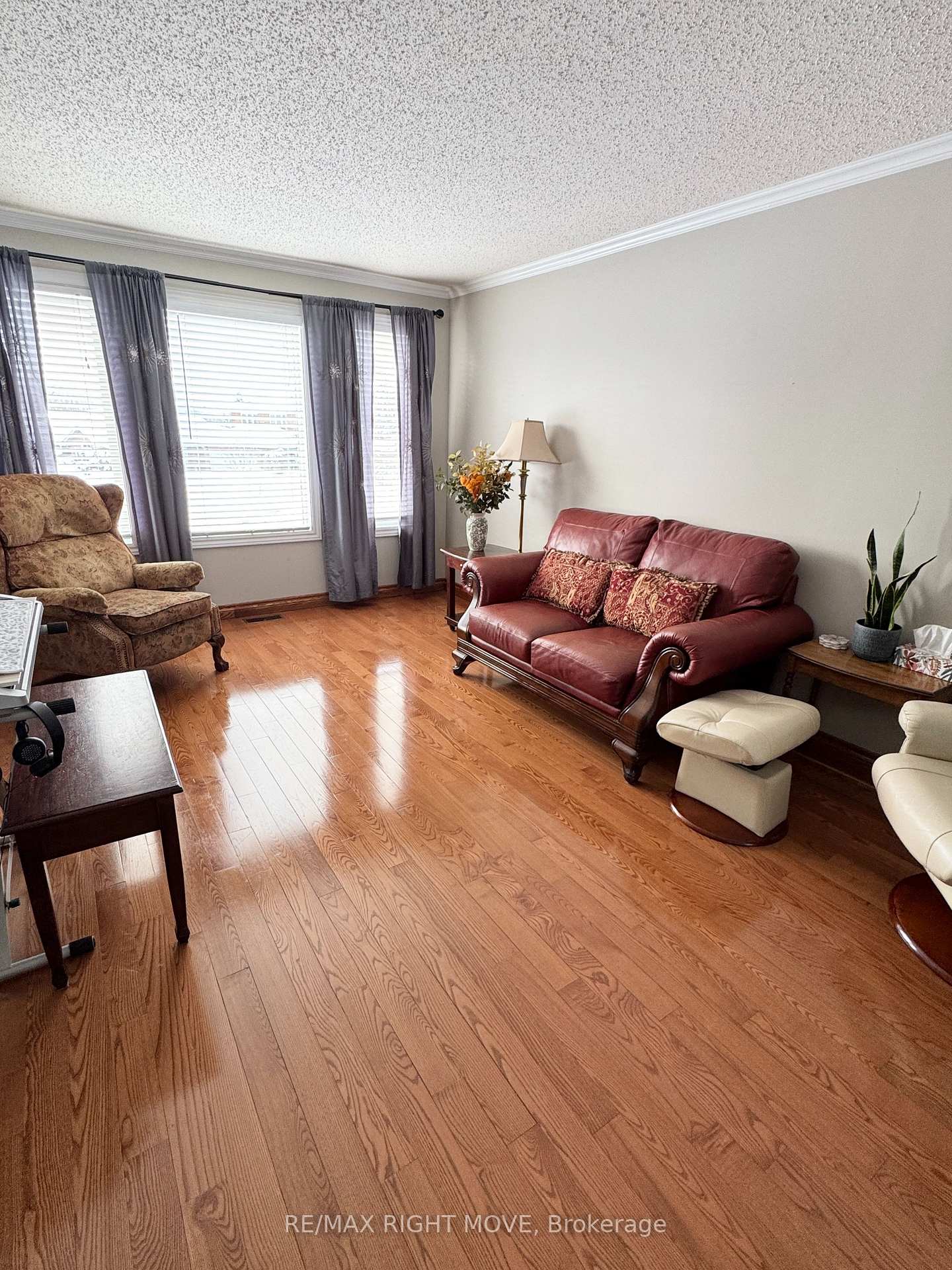 Photo 10 of 15 Watson Court, Orillia — HOMEH