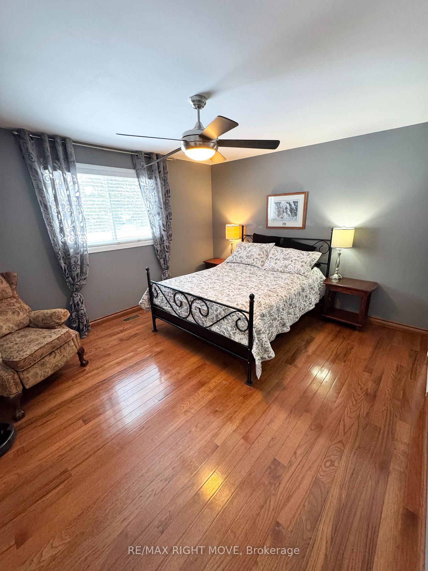Photo 14 of 15 Watson Court, Orillia — HOMEH