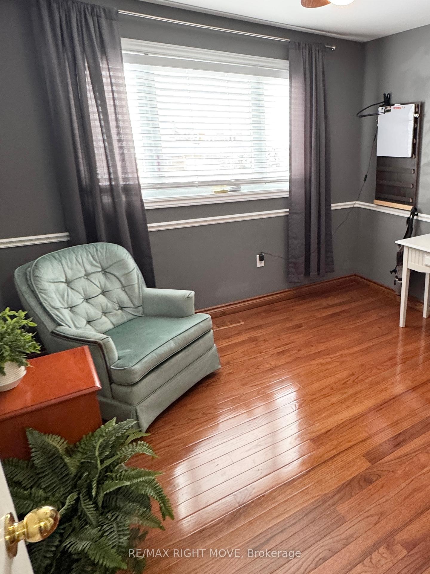 Photo 16 of 15 Watson Court, Orillia — HOMEH