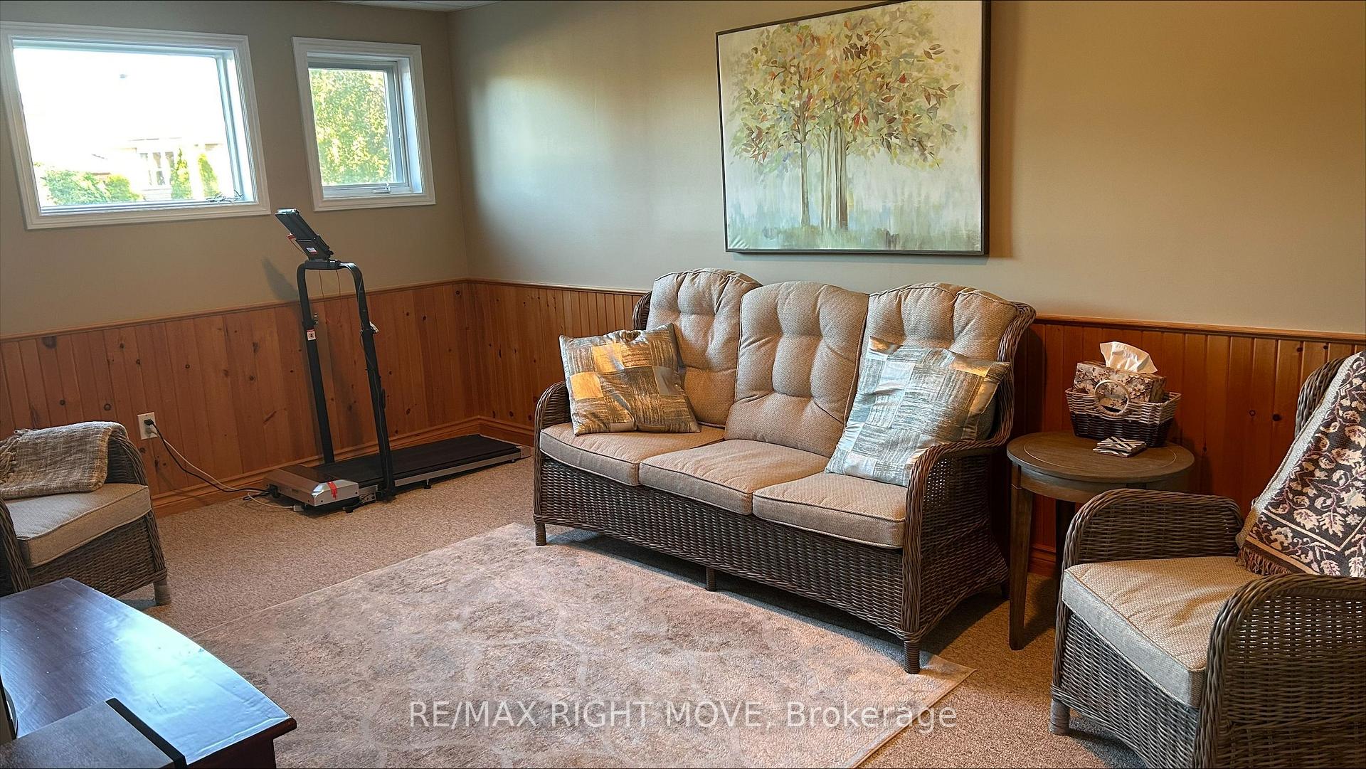 Photo 17 of 15 Watson Court, Orillia — HOMEH