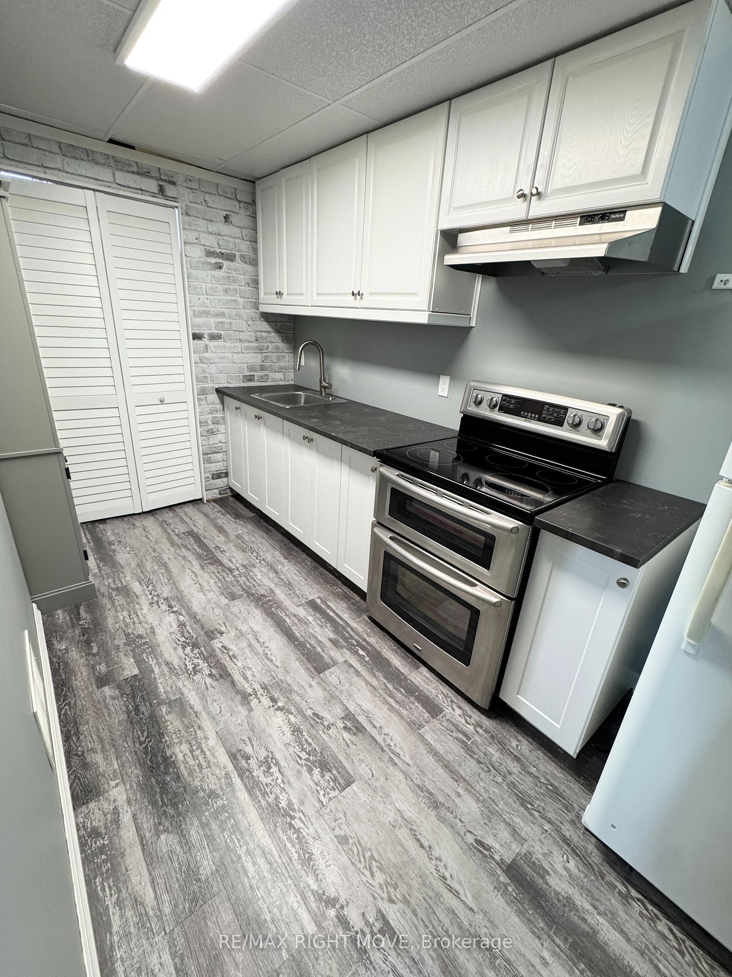 Photo 18 of 15 Watson Court, Orillia — HOMEH