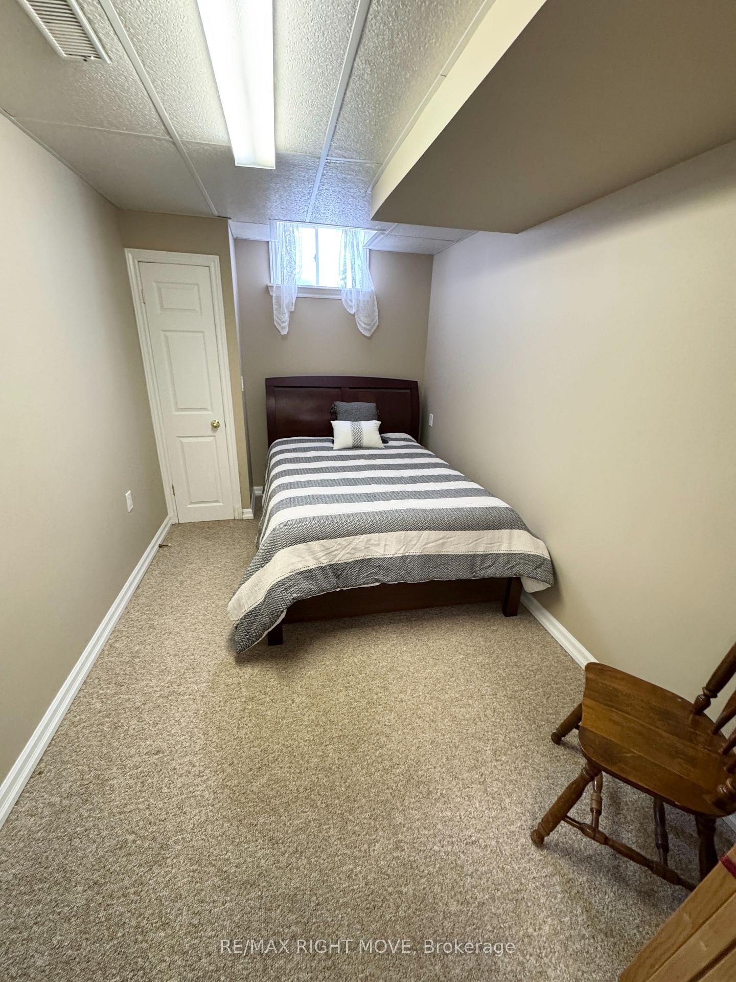 Photo 21 of 15 Watson Court, Orillia — HOMEH