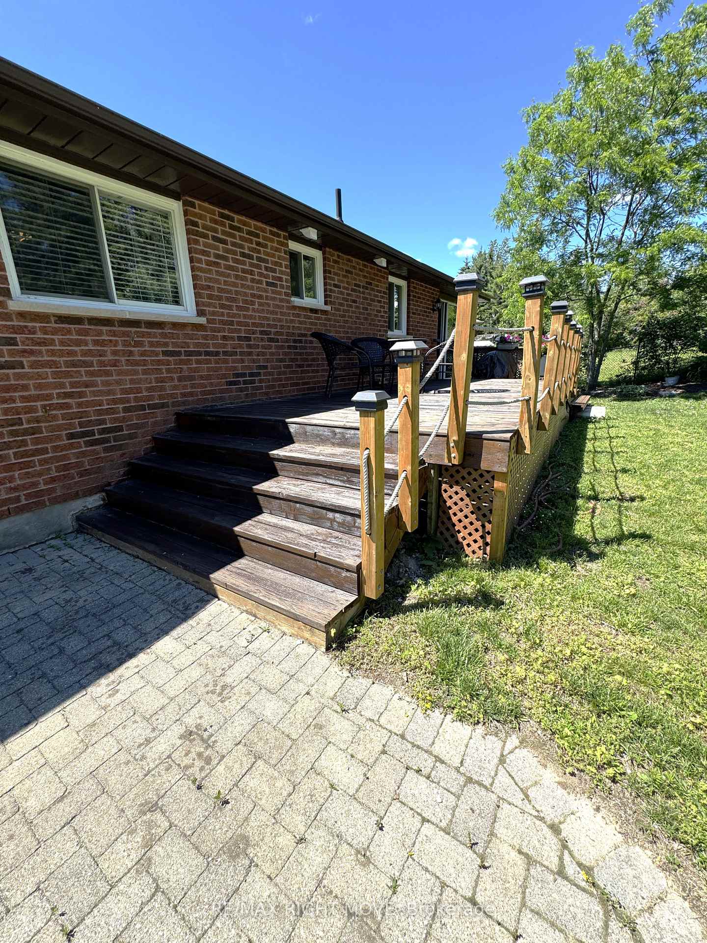 Photo 24 of 15 Watson Court, Orillia — HOMEH