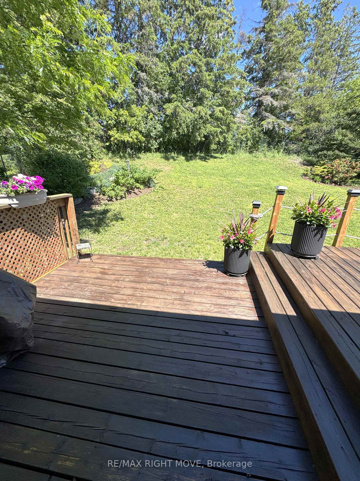 Photo 25 of 15 Watson Court, Orillia — HOMEH