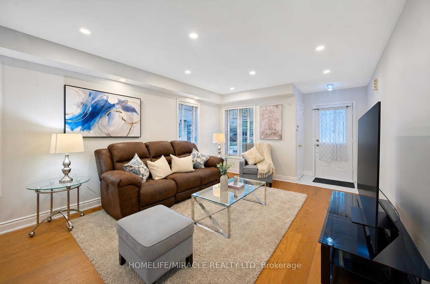 Photo 4 of 54 Starhill Crescent, Brampton, Sandringham-Wellington — HOMEH