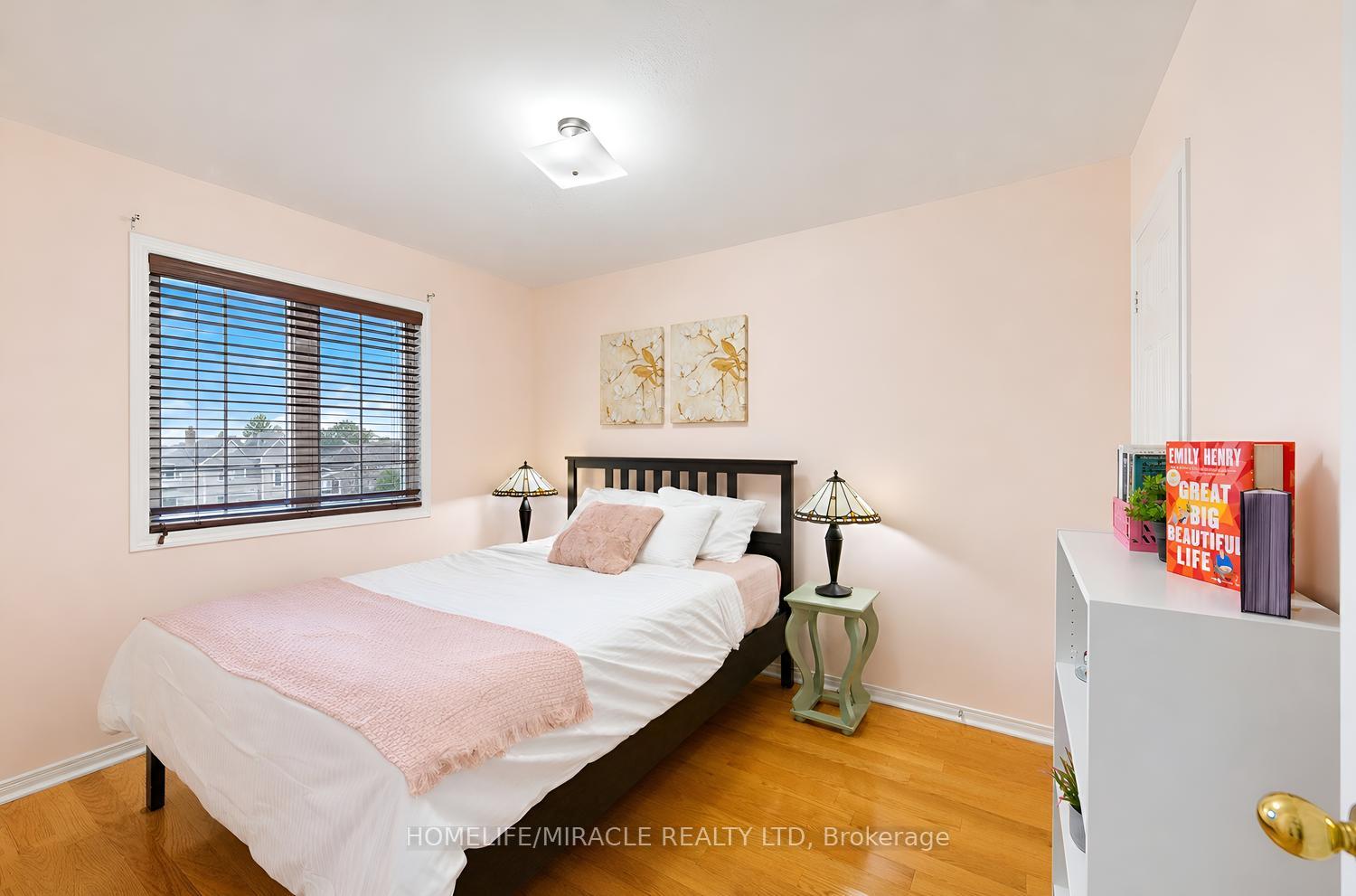 Photo 13 of 54 Starhill Crescent, Brampton, Sandringham-Wellington — HOMEH