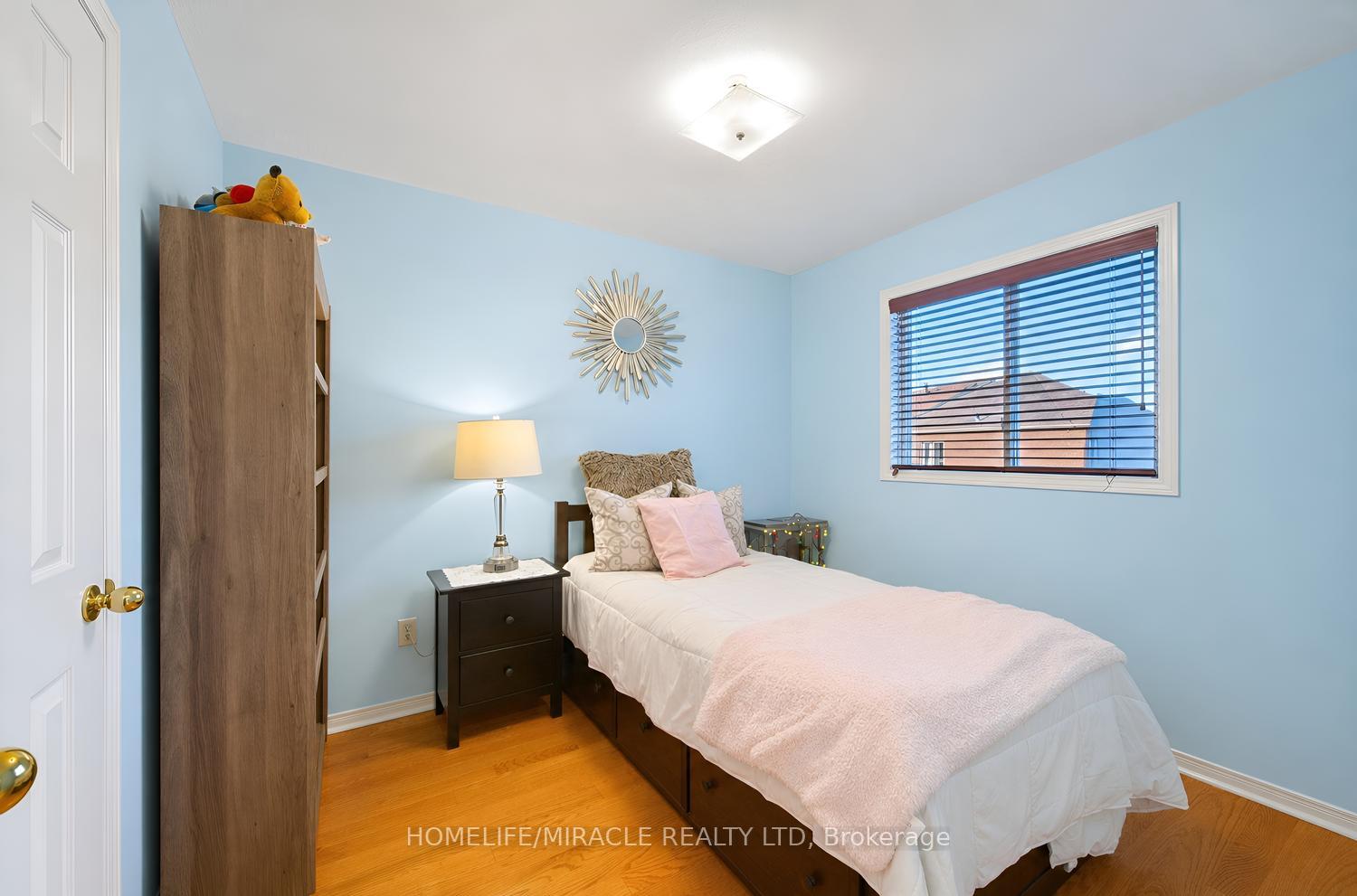 Photo 14 of 54 Starhill Crescent, Brampton, Sandringham-Wellington — HOMEH