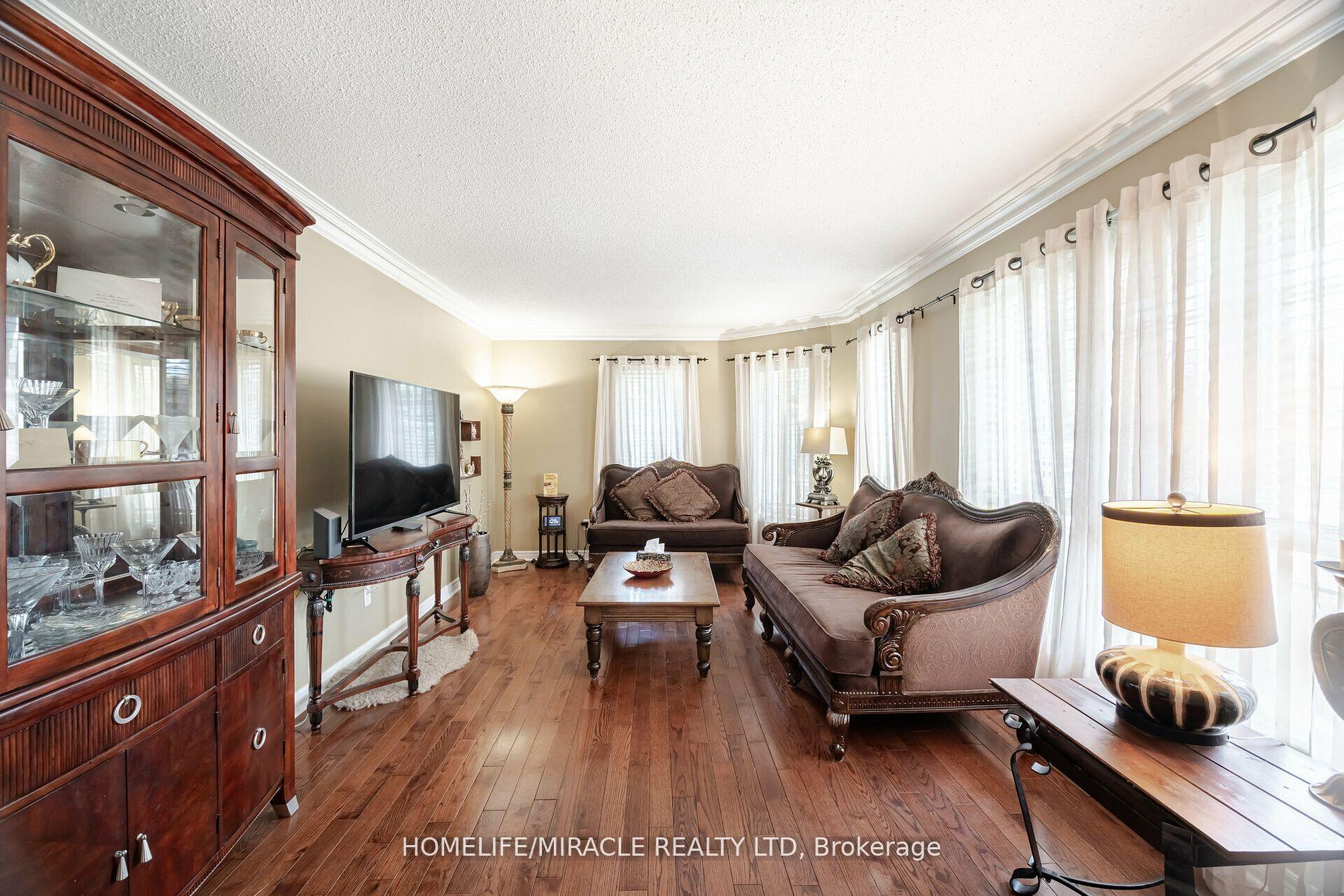 Photo 9 of 129 Van Scott Drive, Brampton, Northwest Sandalwood Parkway — HOMEH