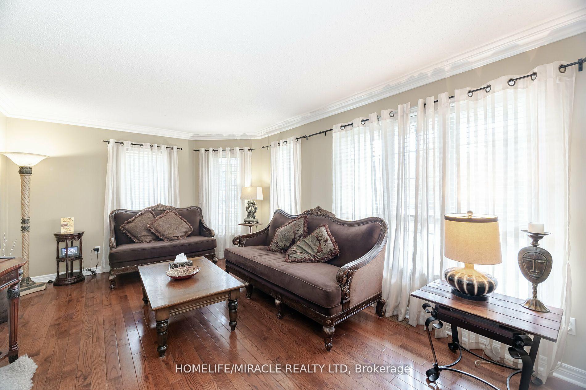 Photo 10 of 129 Van Scott Drive, Brampton, Northwest Sandalwood Parkway — HOMEH