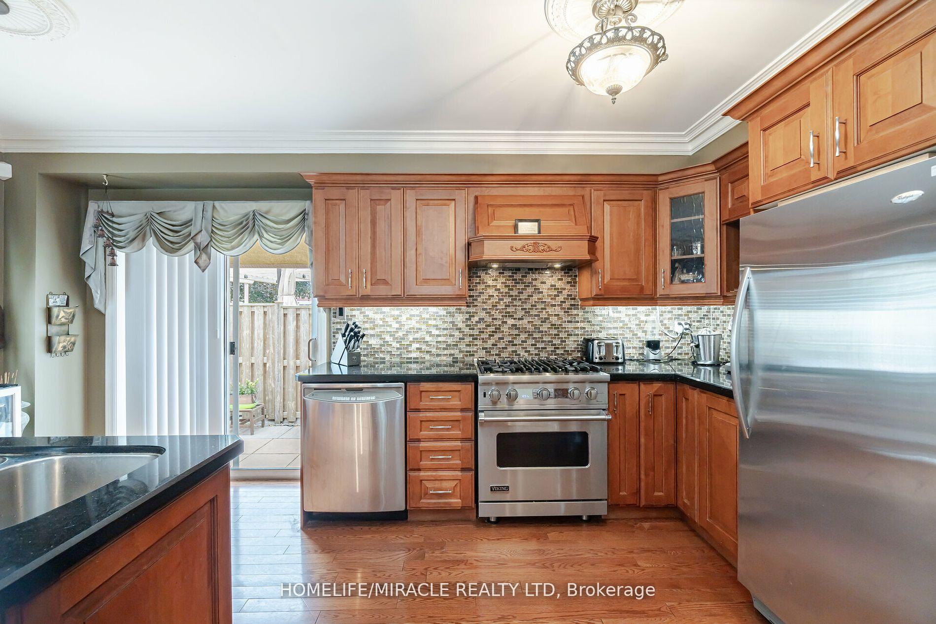 Photo 14 of 129 Van Scott Drive, Brampton, Northwest Sandalwood Parkway — HOMEH