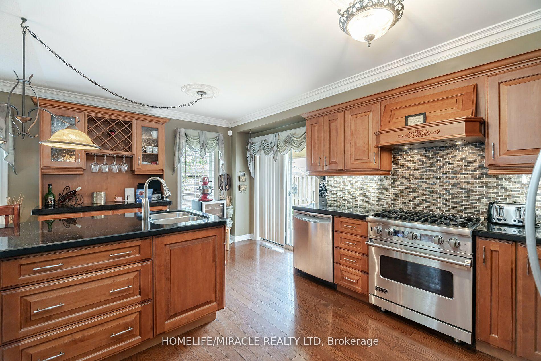 Photo 15 of 129 Van Scott Drive, Brampton, Northwest Sandalwood Parkway — HOMEH