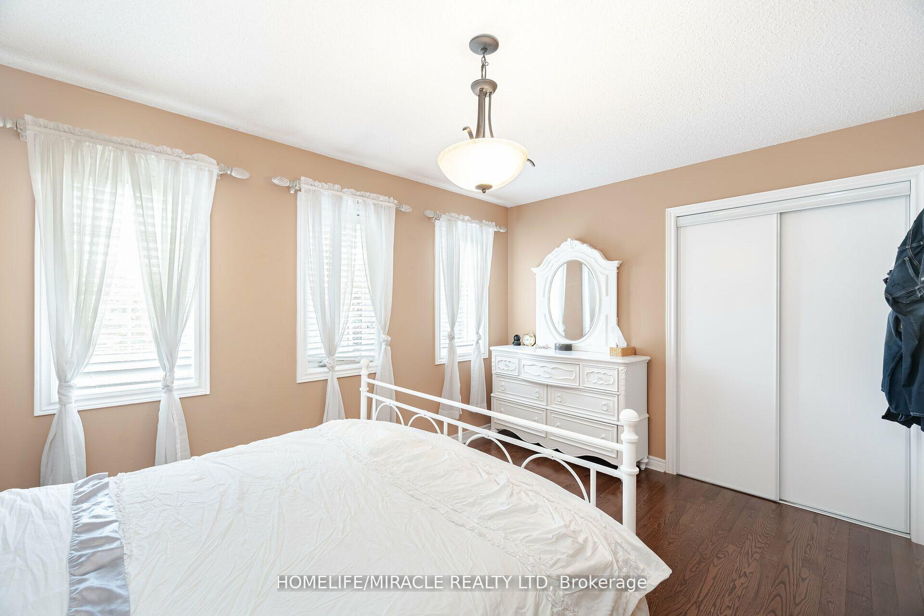 Photo 30 of 129 Van Scott Drive, Brampton, Northwest Sandalwood Parkway — HOMEH