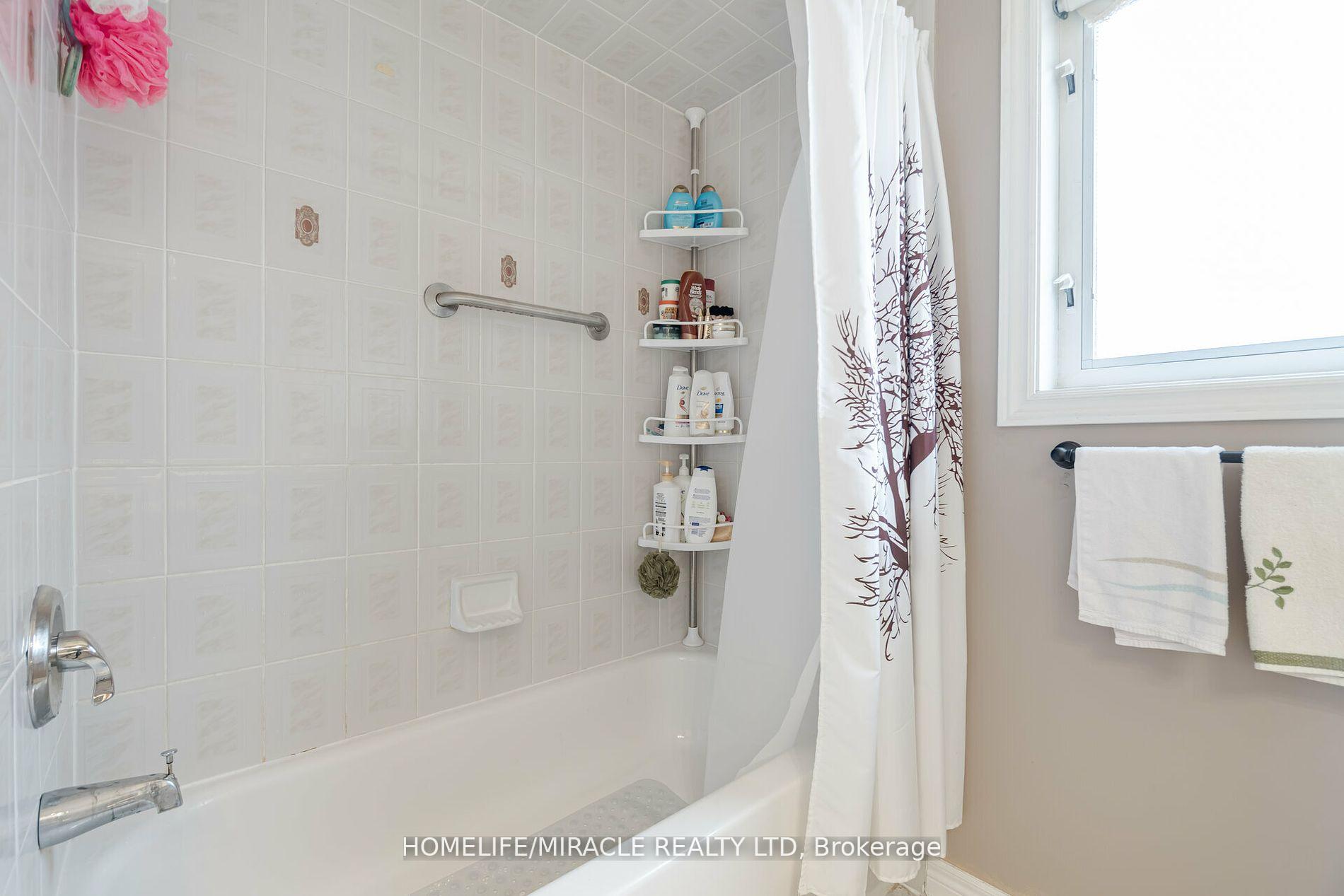 Photo 34 of 129 Van Scott Drive, Brampton, Northwest Sandalwood Parkway — HOMEH
