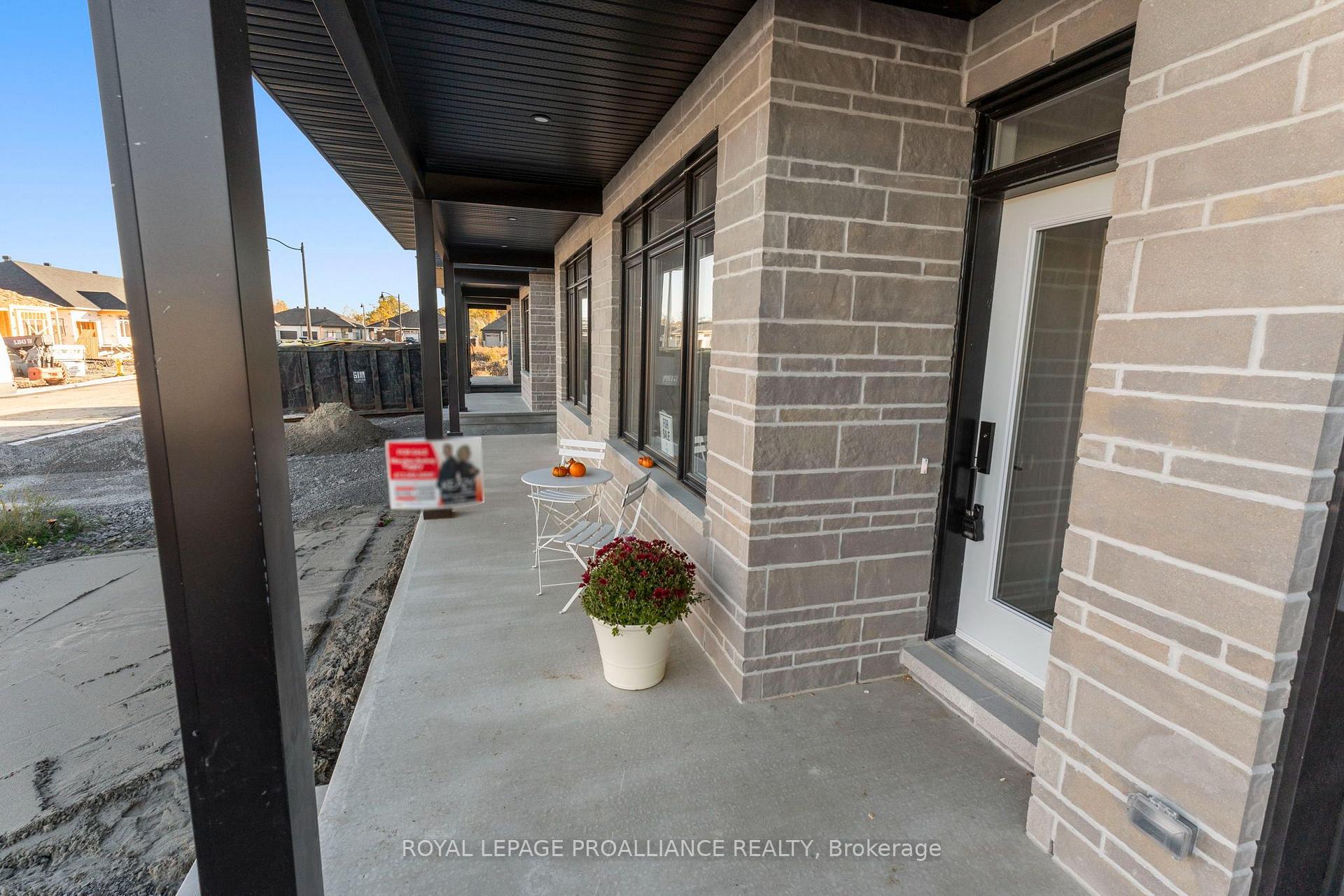 Photo 5 of 1042 Turner Drive, Brockville, Brockville — HOMEH