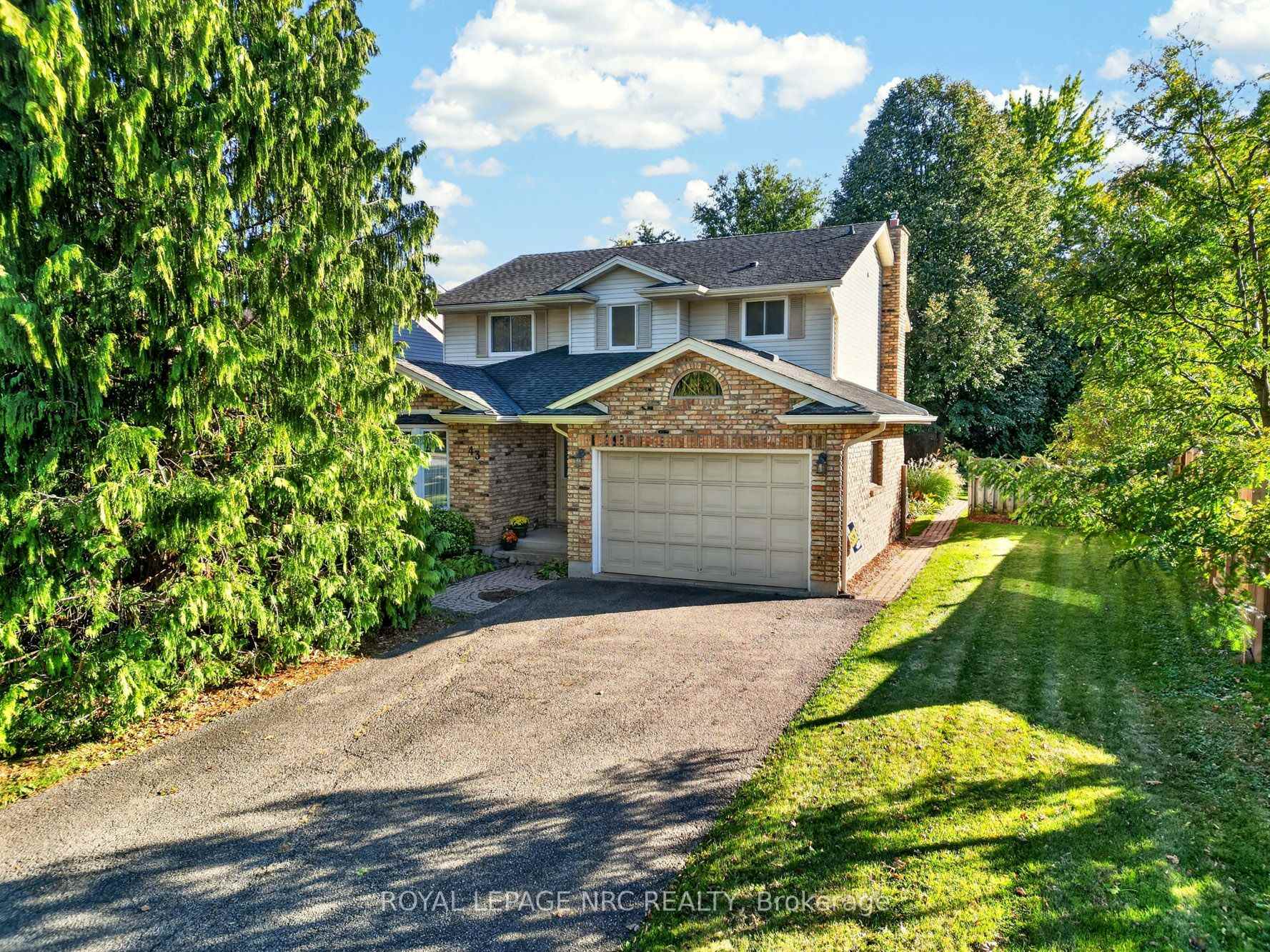 Photo 1 of 43 Farmington Drive, St. Catharines, Grapeview — HOMEH