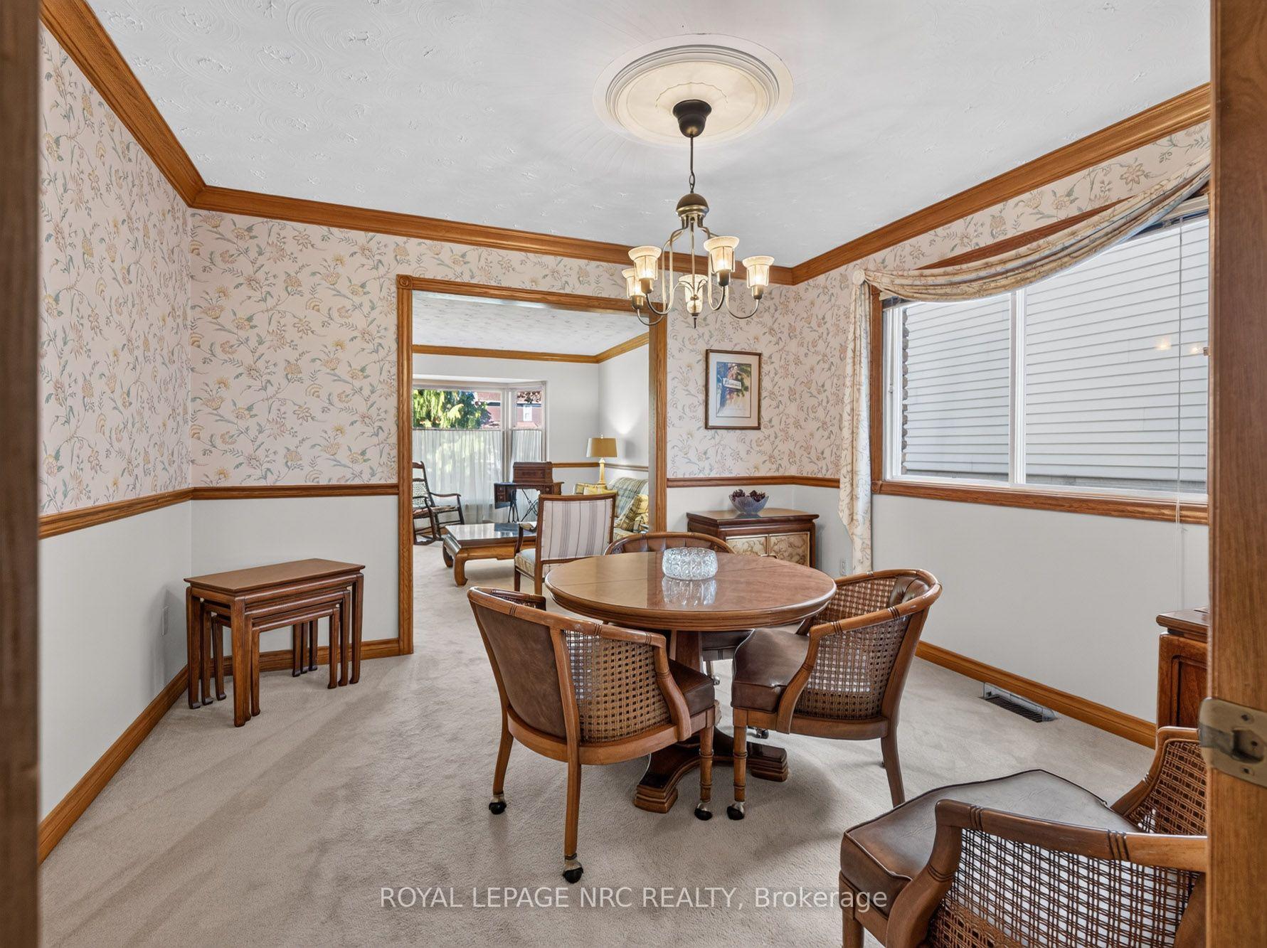 Photo 9 of 43 Farmington Drive, St. Catharines, Grapeview — HOMEH