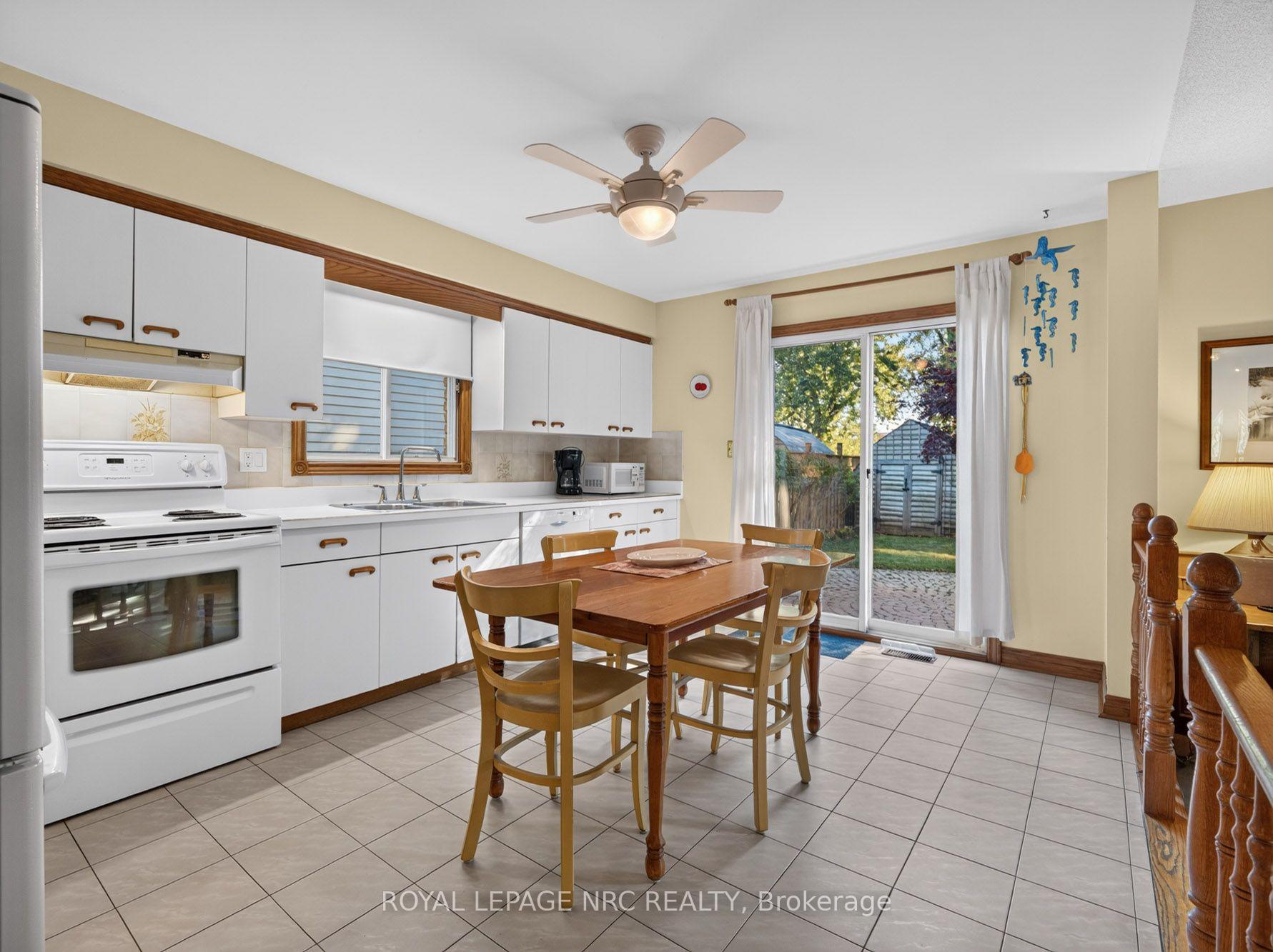 Photo 14 of 43 Farmington Drive, St. Catharines, Grapeview — HOMEH
