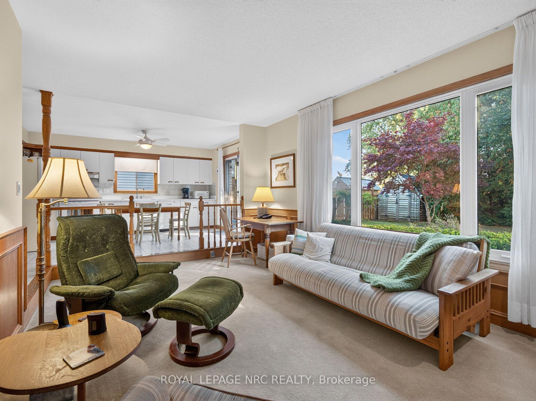 Photo 19 of 43 Farmington Drive, St. Catharines, Grapeview — HOMEH