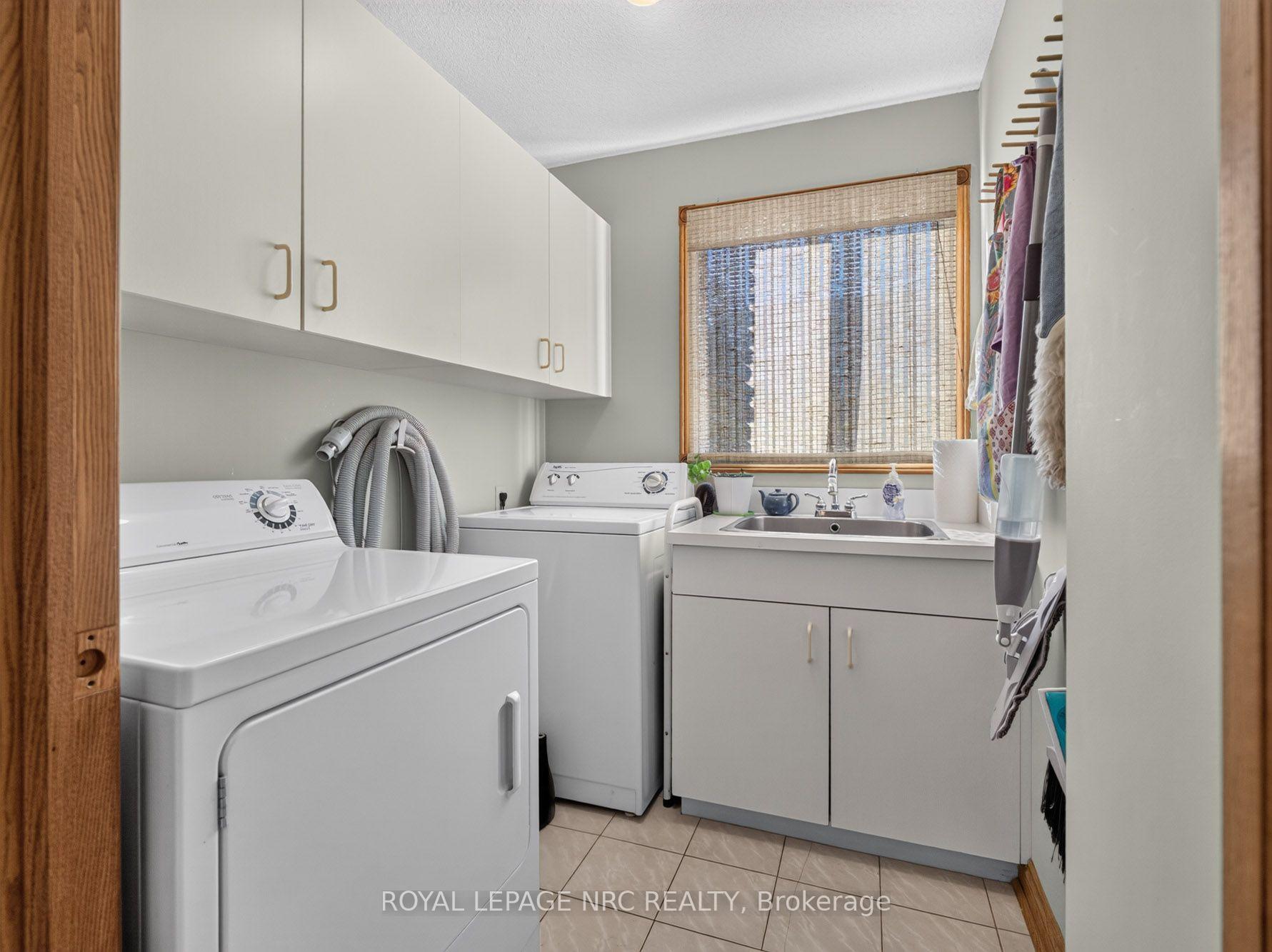 Photo 20 of 43 Farmington Drive, St. Catharines, Grapeview — HOMEH