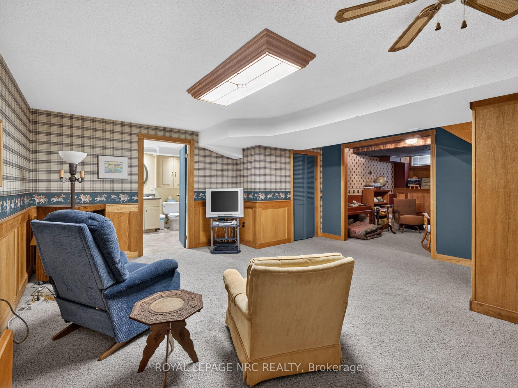 Photo 32 of 43 Farmington Drive, St. Catharines, Grapeview — HOMEH