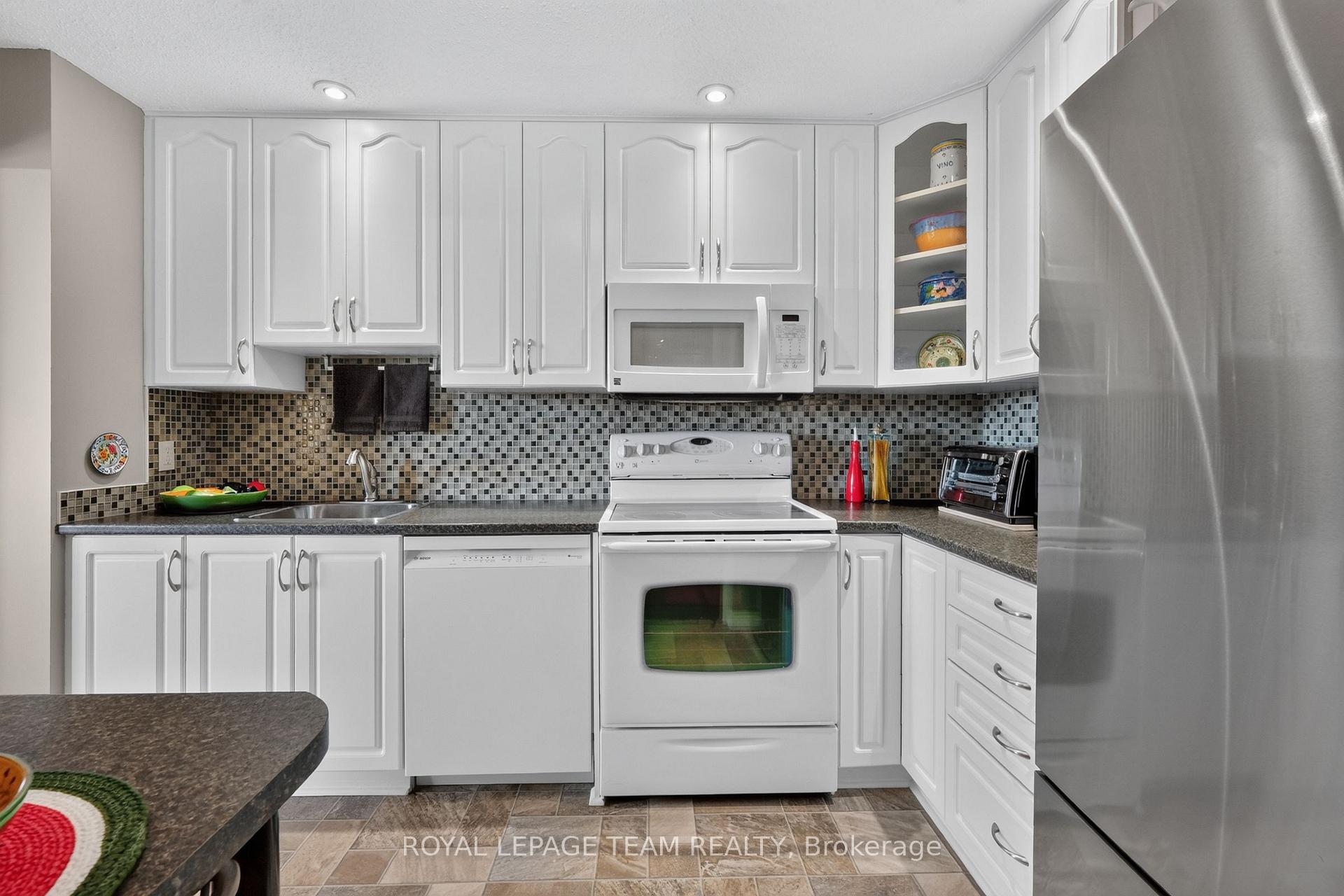 Photo 20 of Unit 1016, 1505 Baseline Road, Ottawa, Copeland Park — HOMEH