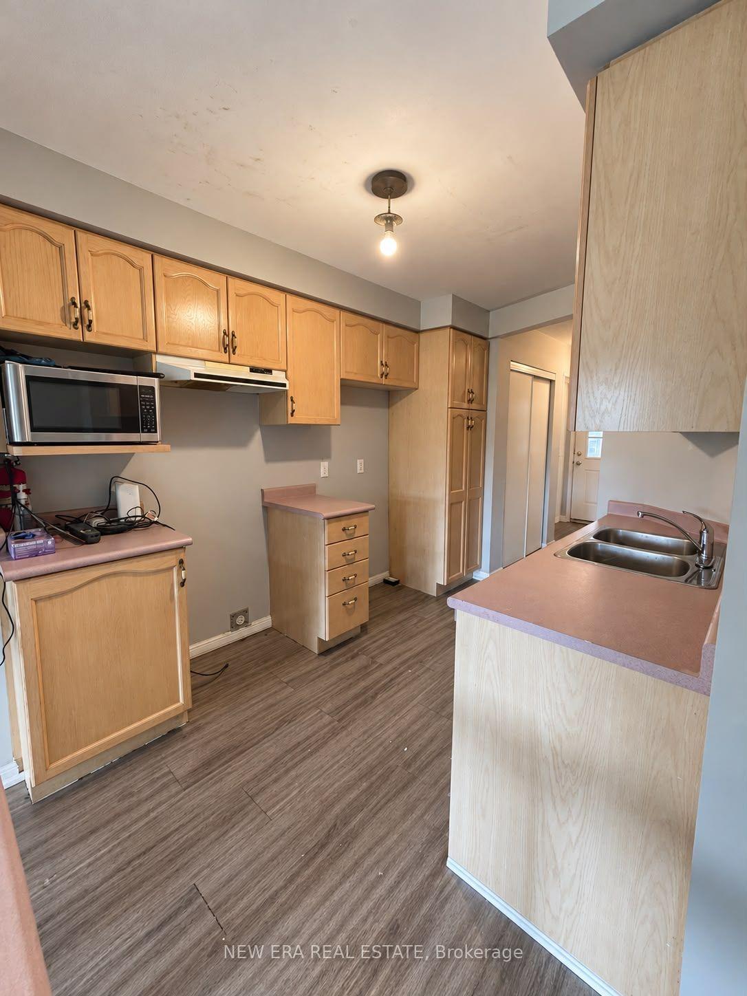 Photo 5 of Unit 37, 2088 Leanne Boulevard, Mississauga, Sheridan — HOMEH
