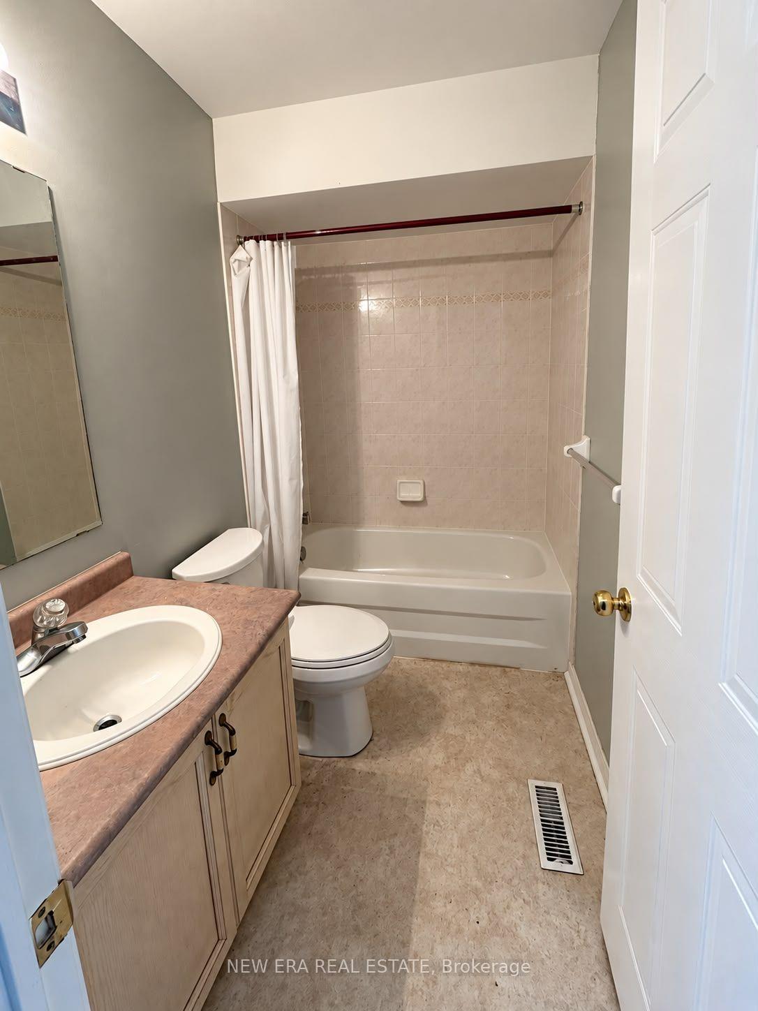 Photo 16 of Unit 37, 2088 Leanne Boulevard, Mississauga, Sheridan — HOMEH