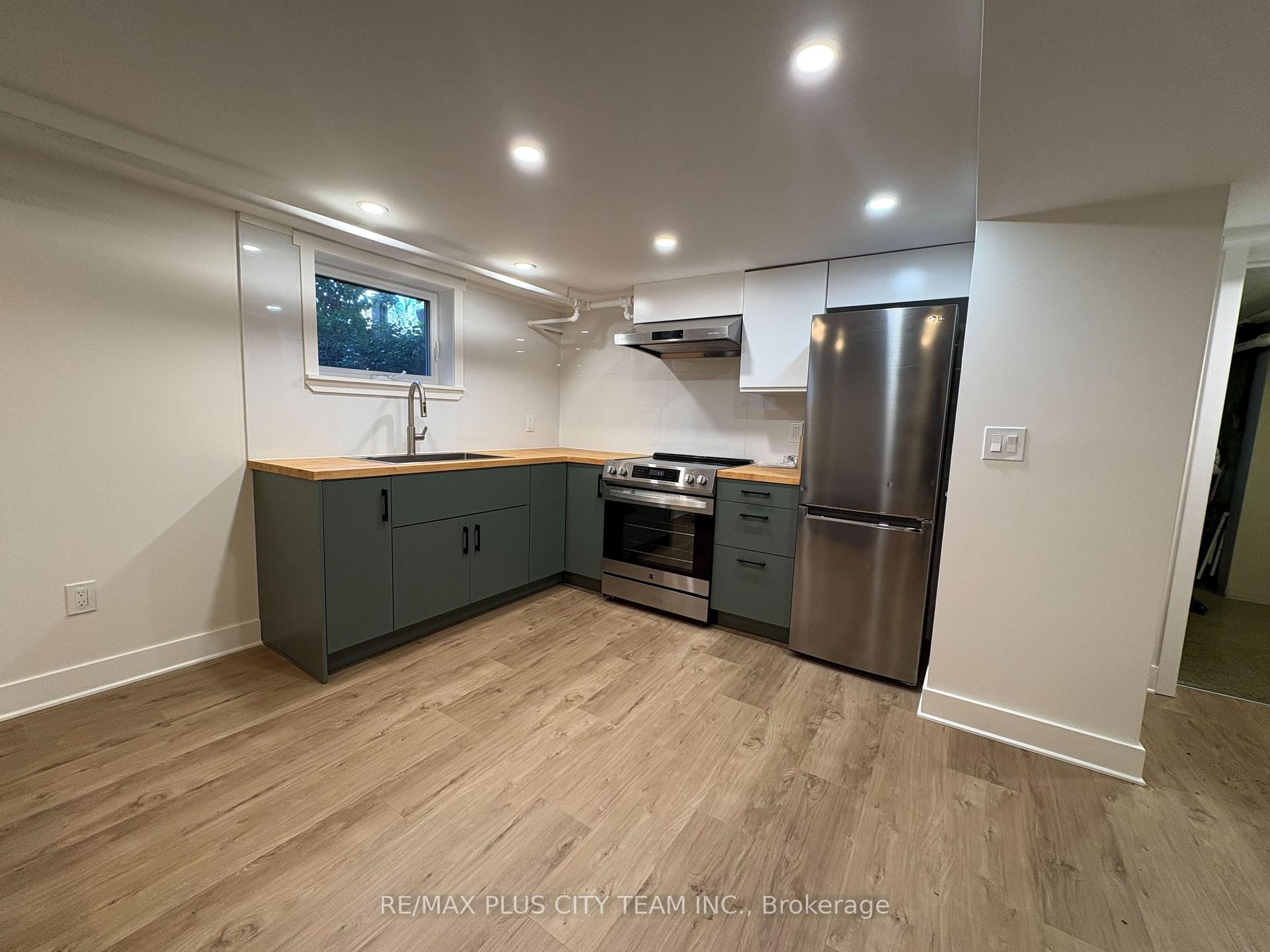 Photo 2 of Unit 10, 3835 Bathurst Street, North York, Lansing-Westgate — HOMEH
